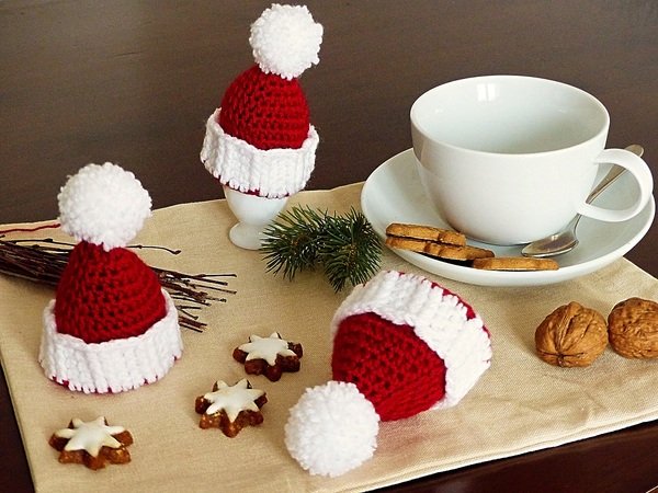 Egg Cosy Christmas Hat, Crochet Pattern