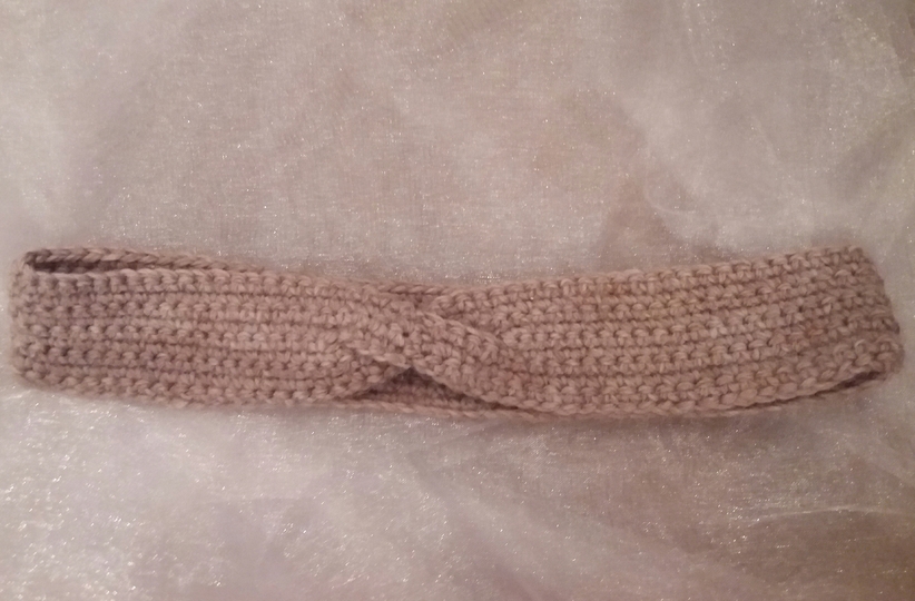 Stirnband in Knoten-Optik häkeln