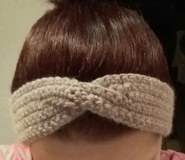 Stirnband in Knoten-Optik häkeln