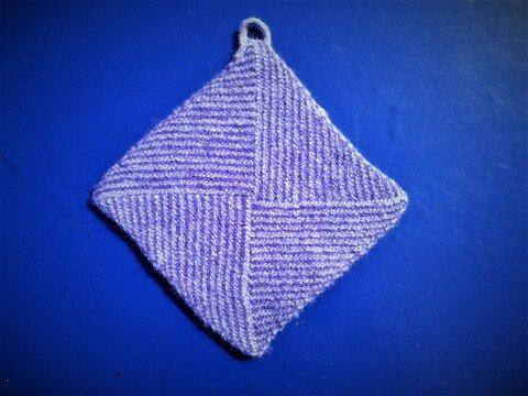 Topflappen - schräges Teil - gestrickt und gefilzt