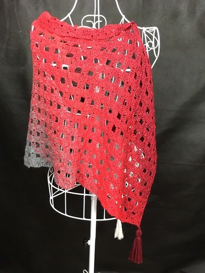 Wasserfall-Poncho "Durchblick" mit 1 Bobbel häkeln