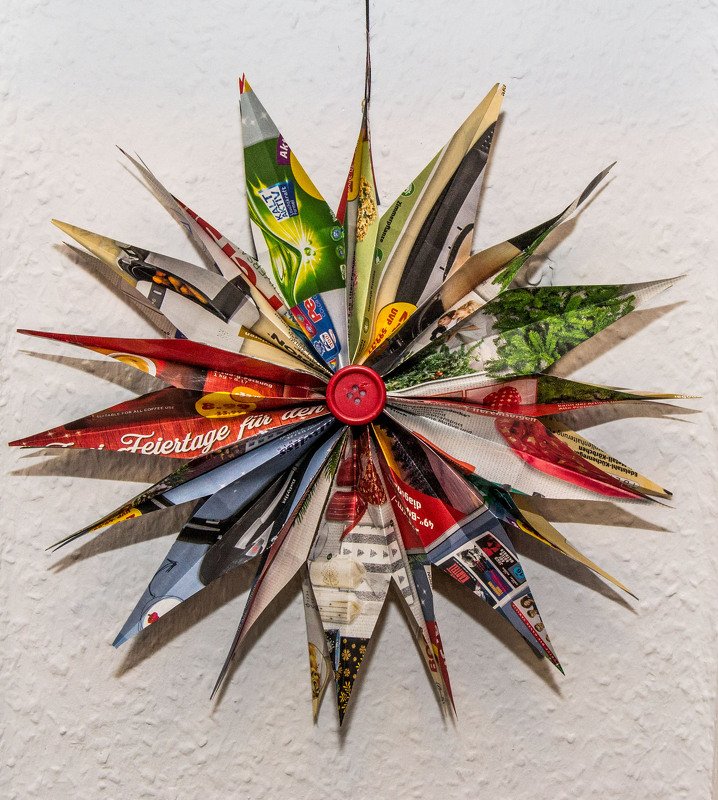 Weihnachtsstern aus Altpapier