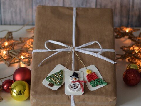 Geschenke Anhänger Häkelanleitung
