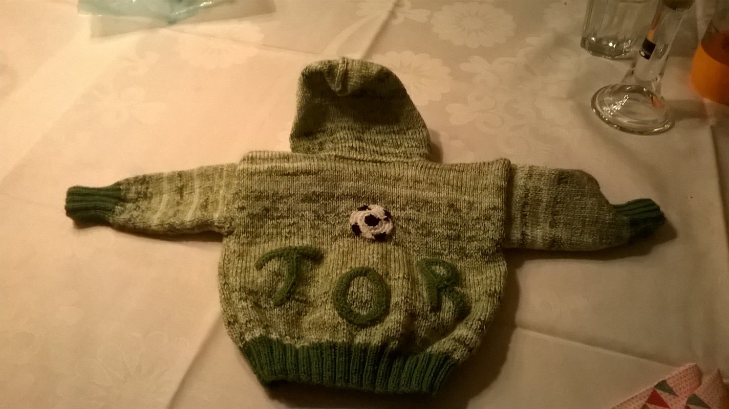 Eine Babyjacke für Jungen und Mädchen in Größe 56 - 62