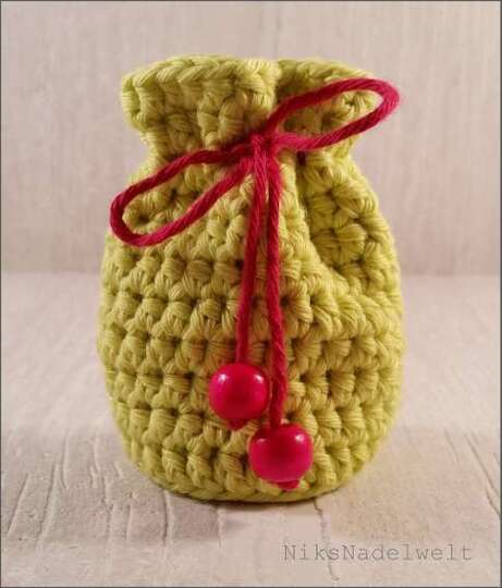 Häkelanleitungen Sparset - kleine Weihnachtsmütze und kleines Weihnachtssäckchen