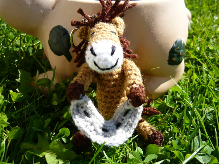 Häkelanleitung Pferd mit Hufeisen Glücksbringer Schlüsselanhänger / Geschenkanhänger