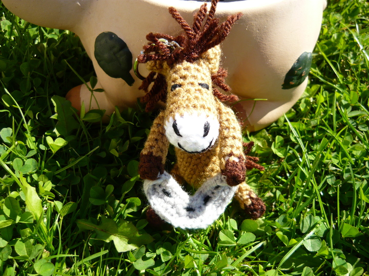 Häkelanleitung Pferd mit Hufeisen Glücksbringer Schlüsselanhänger / Geschenkanhänger