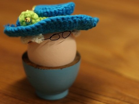 Eierwärmer Queen Mum Häkelanleitung