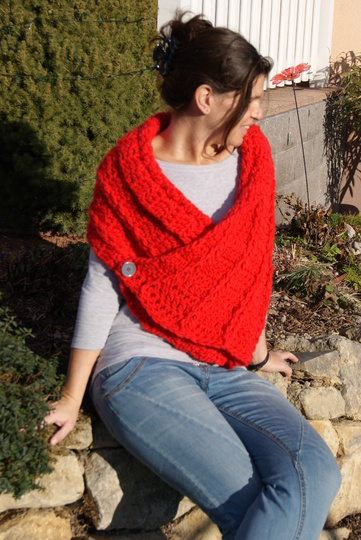 Schal-Poncho Red mit Zöpfchenmuster