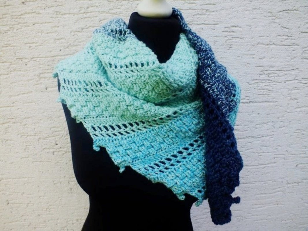 Häkelanleitung Tuch Desafima 2 Größen Reliefmuster