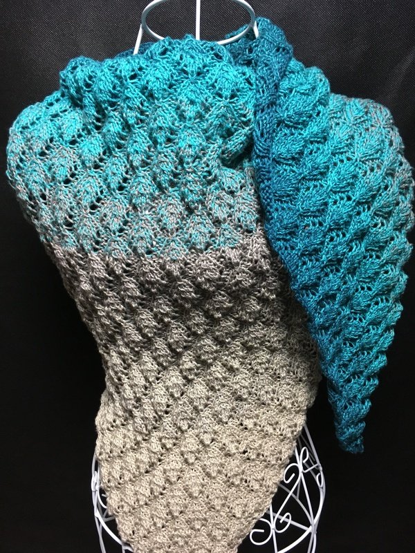 Tuch "Nice Surprise" mit 1 Bobbel stricken - Veronika Hug - Bild 4