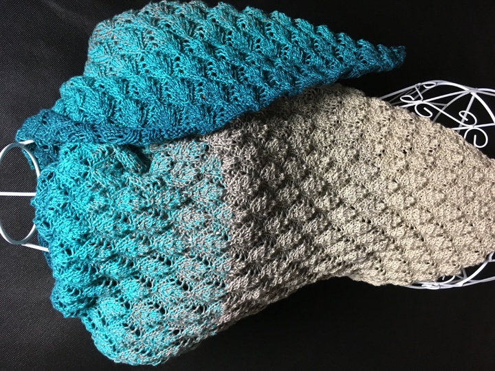 Tuch "Nice Surprise" mit 1 Bobbel stricken - Veronika Hug