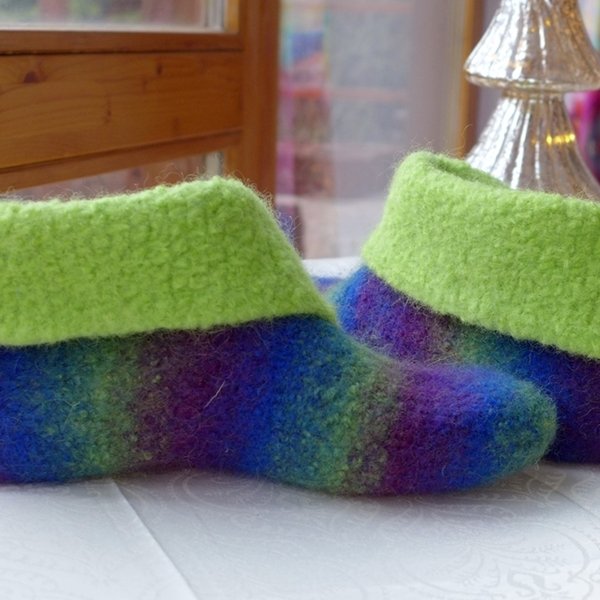 Knitting felting