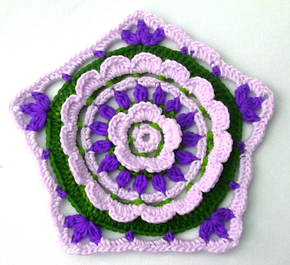   Fünfeckiges Granny „Wimpernschlag“