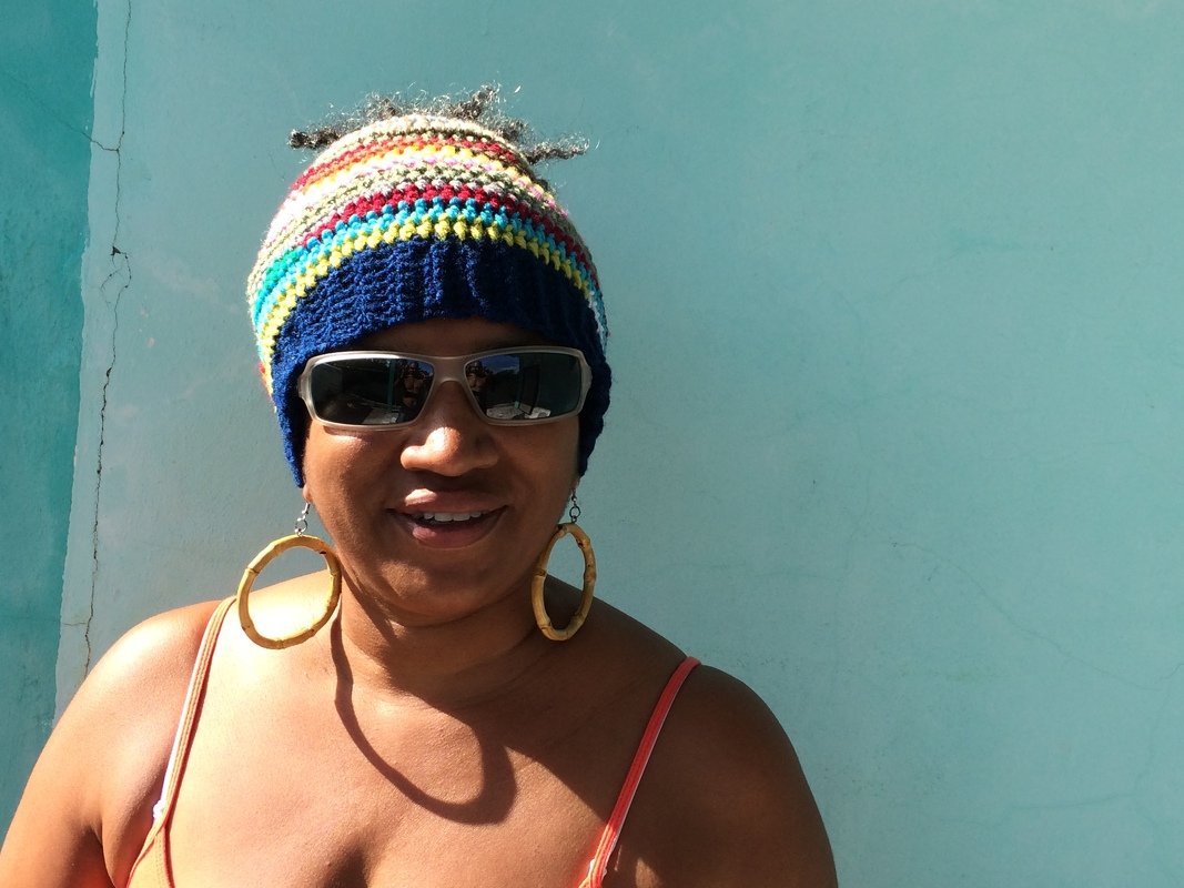 Crochet ponytail messy bun hat pattern, easy beginner - Image 4