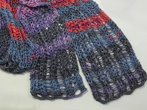 Schal "Neapel" mit Fallmaschen ( mit der Knooking-Nadel geknookt 