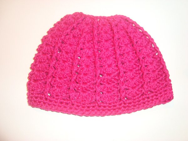 Messy bun hat for runners Ponytail beanie for girls and women Running toque Winter cap with hair hole