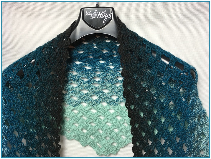 Tuch "Gitter-Look" mit 1 Bobbel häkeln