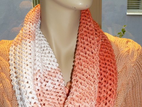 Loop aus Bändchengarn gestrickt