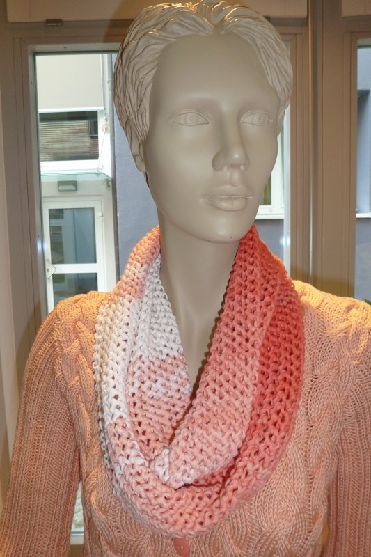 Loop aus Bändchengarn gestrickt - Bild 4