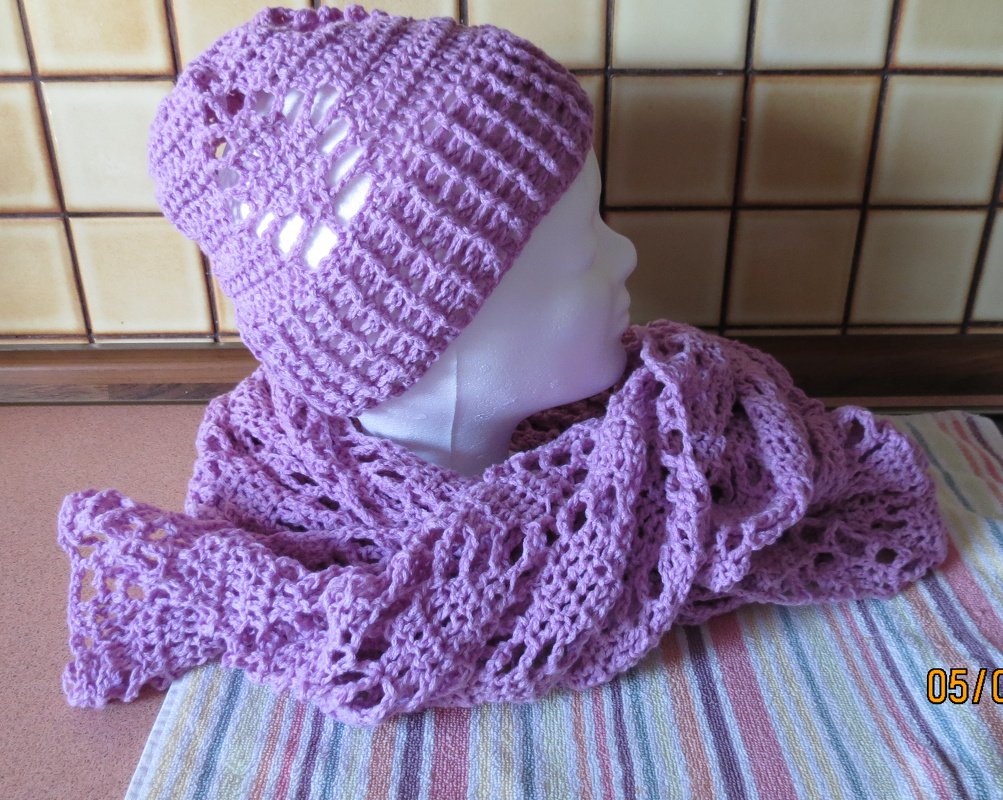 3-teiliges Set: Schal mit zwei verschiedenen Mützen - Bild 2