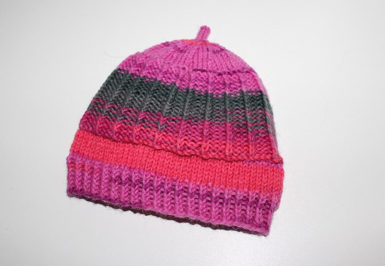 Strickanleitung Mütze für Kleinkinder, 2 Größen, 6 - 36 Monate