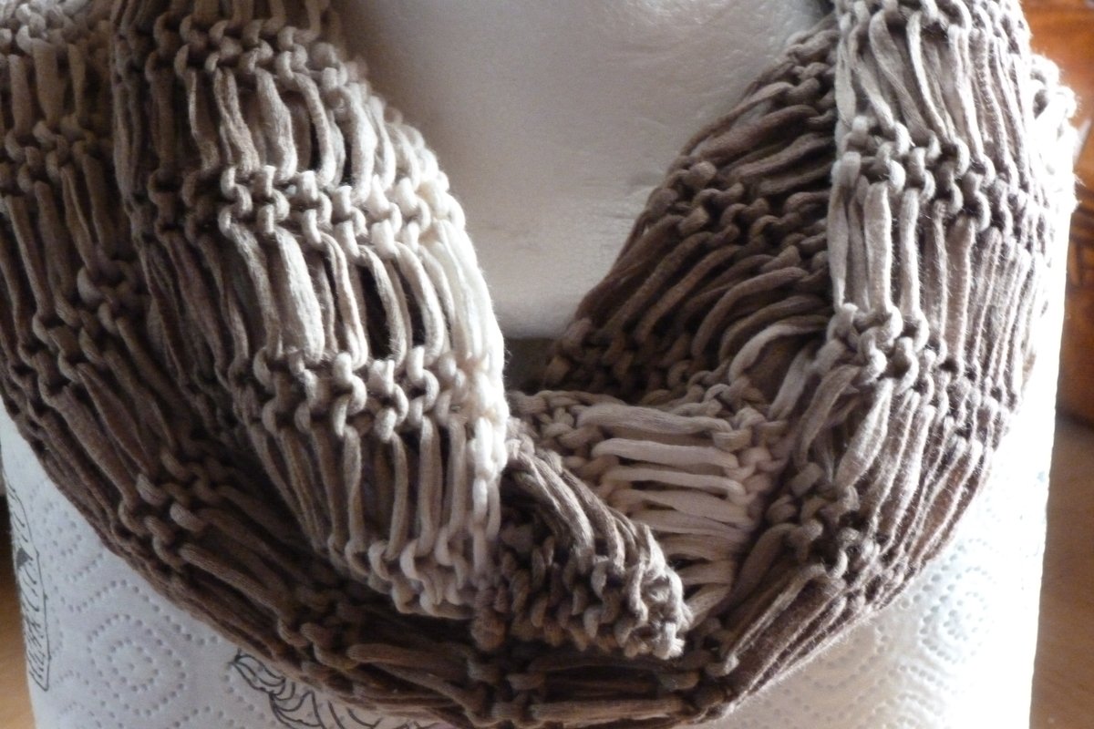 Mustermaschenloop gestrickt