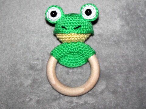 Frosch Rasselring Häkelanleitung