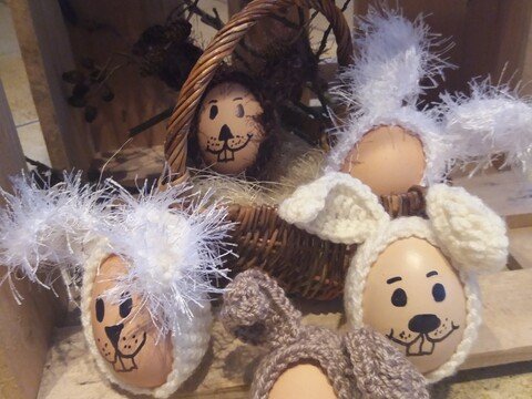 Eier Im Hasen-Outfit