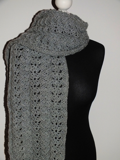 Sparset / 2 Häkelanleitungen Schals Reliefmuster Fiskeila Sadescafi