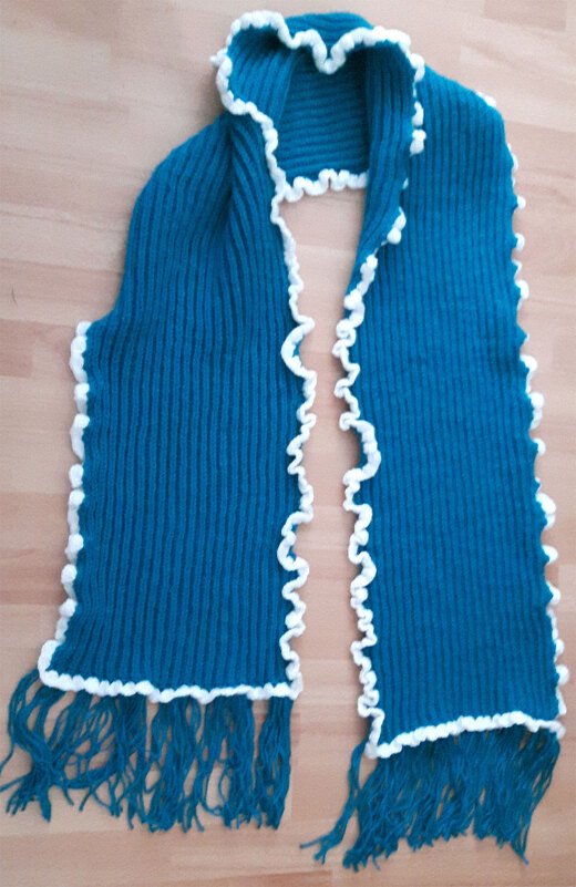 Kinderschal im Patentmuster mit Mütze