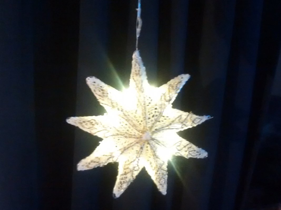 Nona-Stern mit LED-Beleuchtung