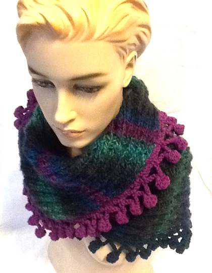 Loop, Halswärmer, Schal, "Schluckaufloop mit Bommelborte"