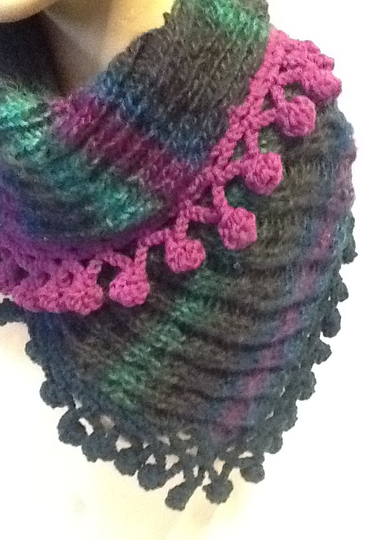 Loop, Halswärmer, Schal, "Schluckaufloop mit Bommelborte"