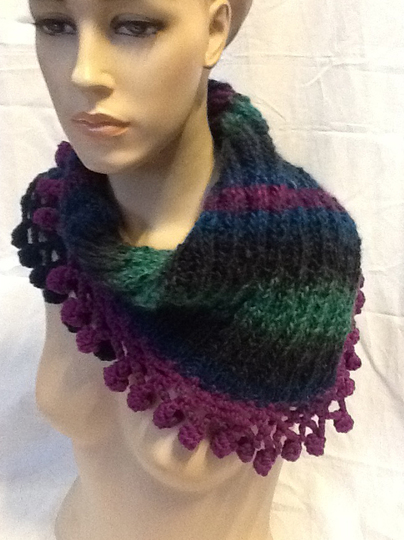 Loop, Halswärmer, Schal, "Schluckaufloop mit Bommelborte"