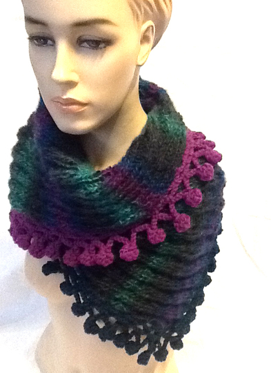 Loop, Halswärmer, Schal, "Schluckaufloop mit Bommelborte"