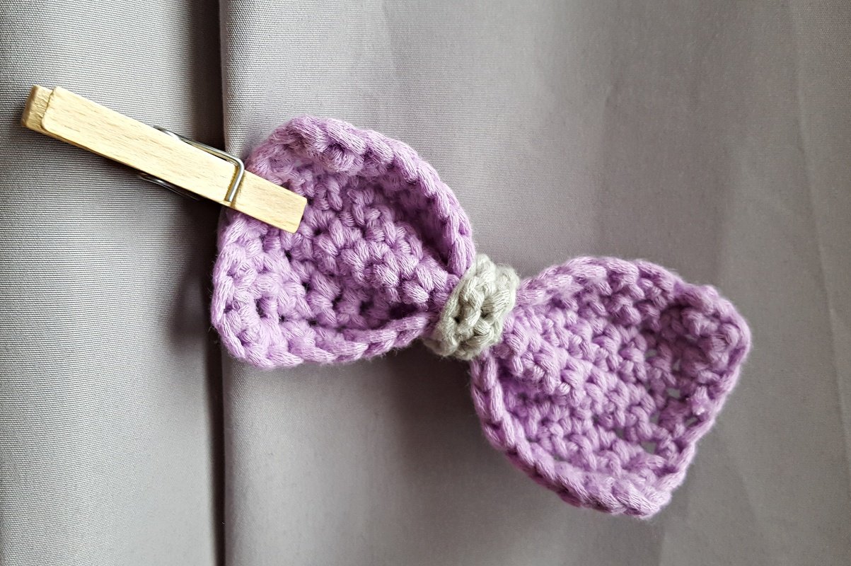 Schleife (ca- 10cm x 5cm)