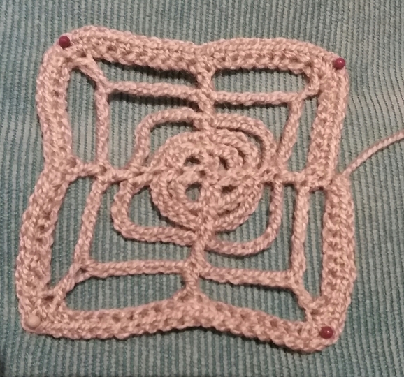 Granny Square Tischl&auml;ufer