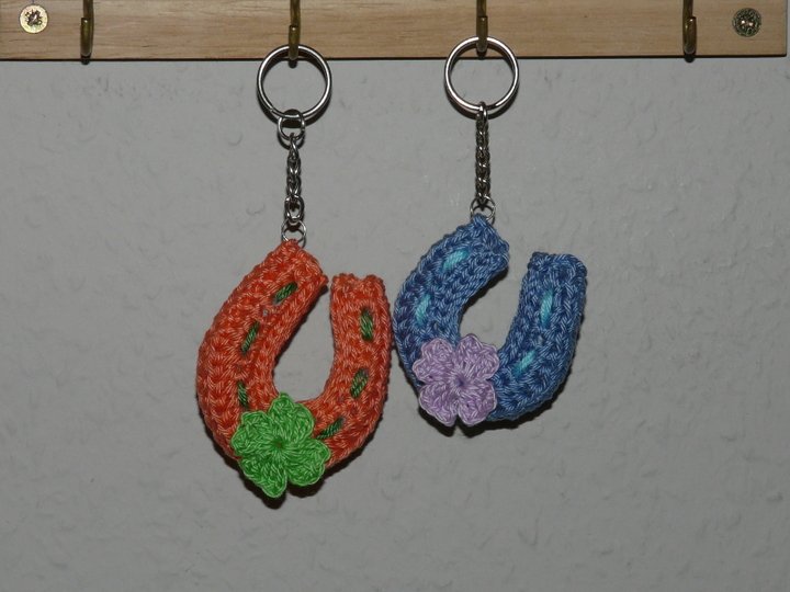 Häkelanleitung 3D Hufeisen in zwei verschiedenen Größen