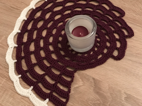 Häkelanleitung, Tischläufer Wirbel