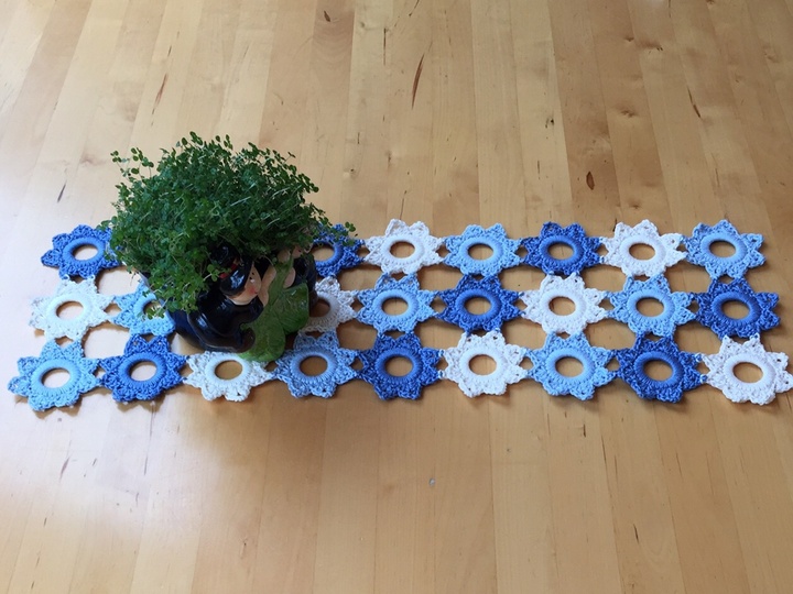 Häkelanleitung Tischläufer "Blüten"