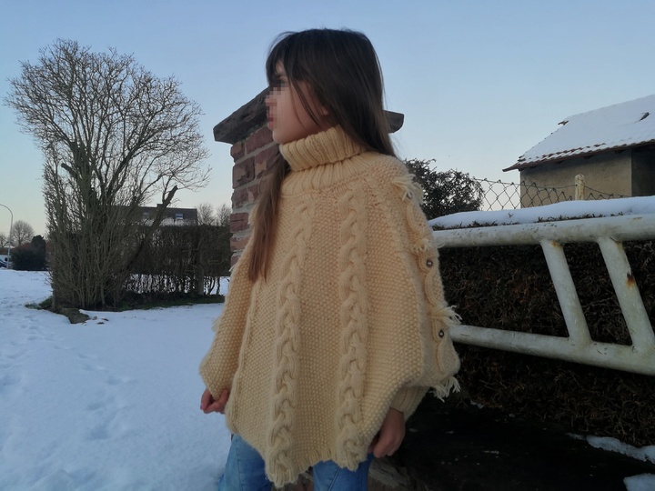 *Strickanleitung* Poncho-Pullover mit Eulen und Zöpfen Gr. 134/140/146