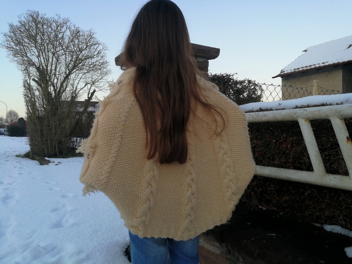 *Strickanleitung* Poncho-Pullover mit Eulen und Zöpfen Gr. 134/140/146