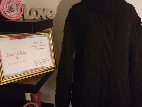 Kuschel-Pulli mit Zopf