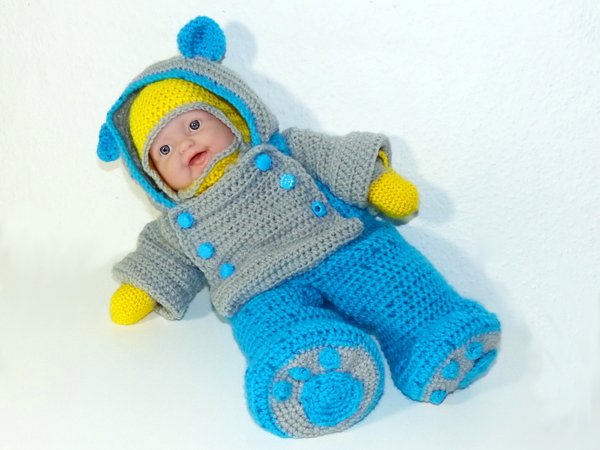Crochet Pattern Snow suit for 13 inch little dolls, dollclothes, cap, loop and gloves