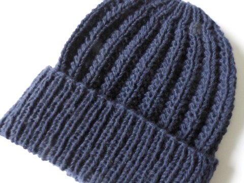Strickanleitung für eine blaue Strickmütze in 3 Größen, E-Book