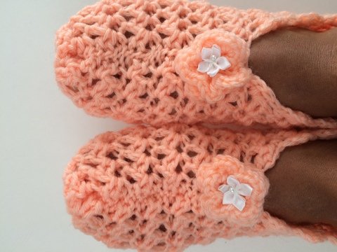 Crochet Slipper size US7-8-Euro 37-38-UK5-6, 9-1/2 inches - 24.1 cm