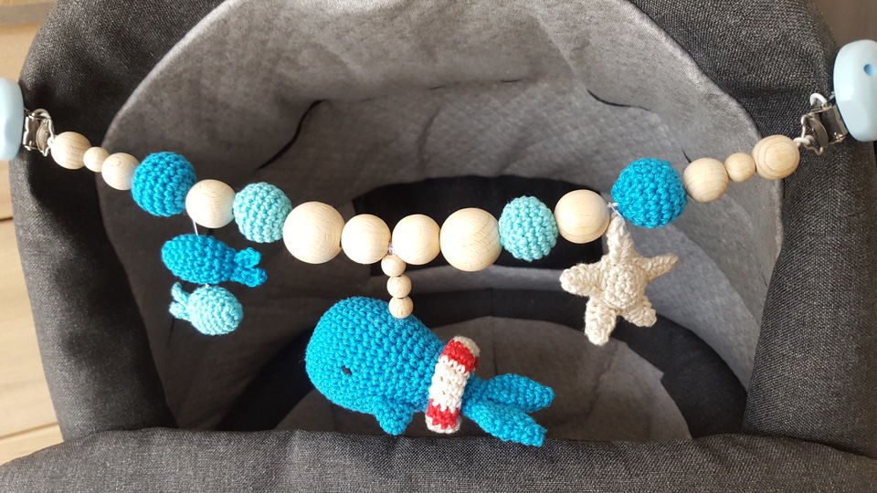 Kinderwagenkette Wal mit Rettungsring Fischen und Seestern, H&auml;kelanleitung