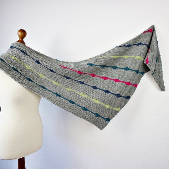 Strickanleitung Dreieckstuch Hip Hop – asymmetrisches Tuch mit Farbakzenten