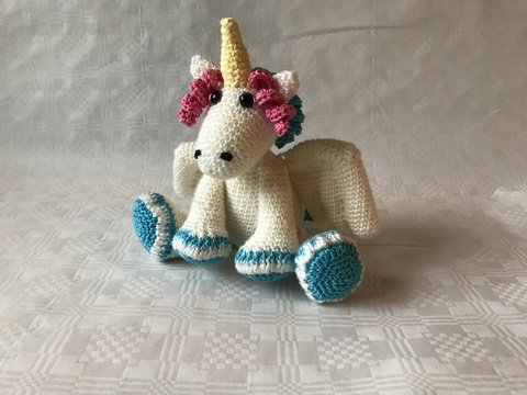 Häkelanleitung für ein Einhorn - Amigurumi